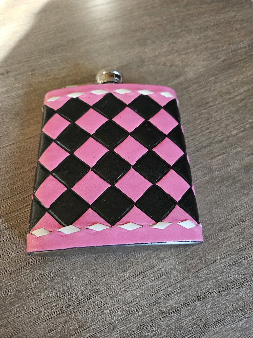 Genuine Leather Hand Painted Pink & Black Diamond Pattern Hip Flask - NWOT